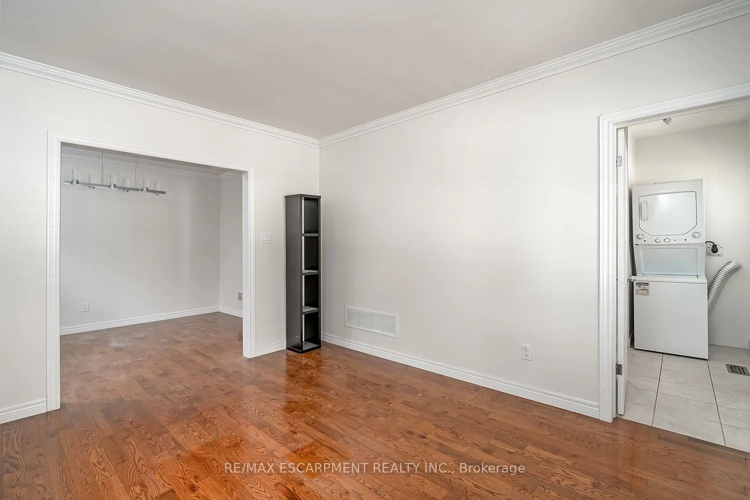 65 Kenilworth Avenue S, #Main