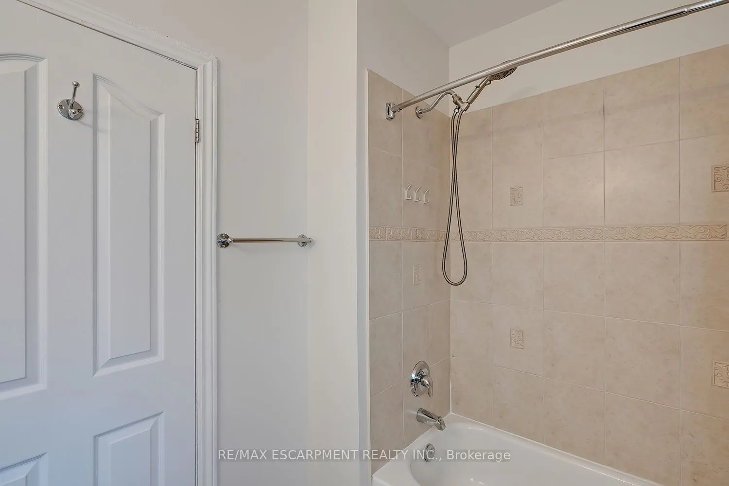65 Kenilworth Avenue S, #Main