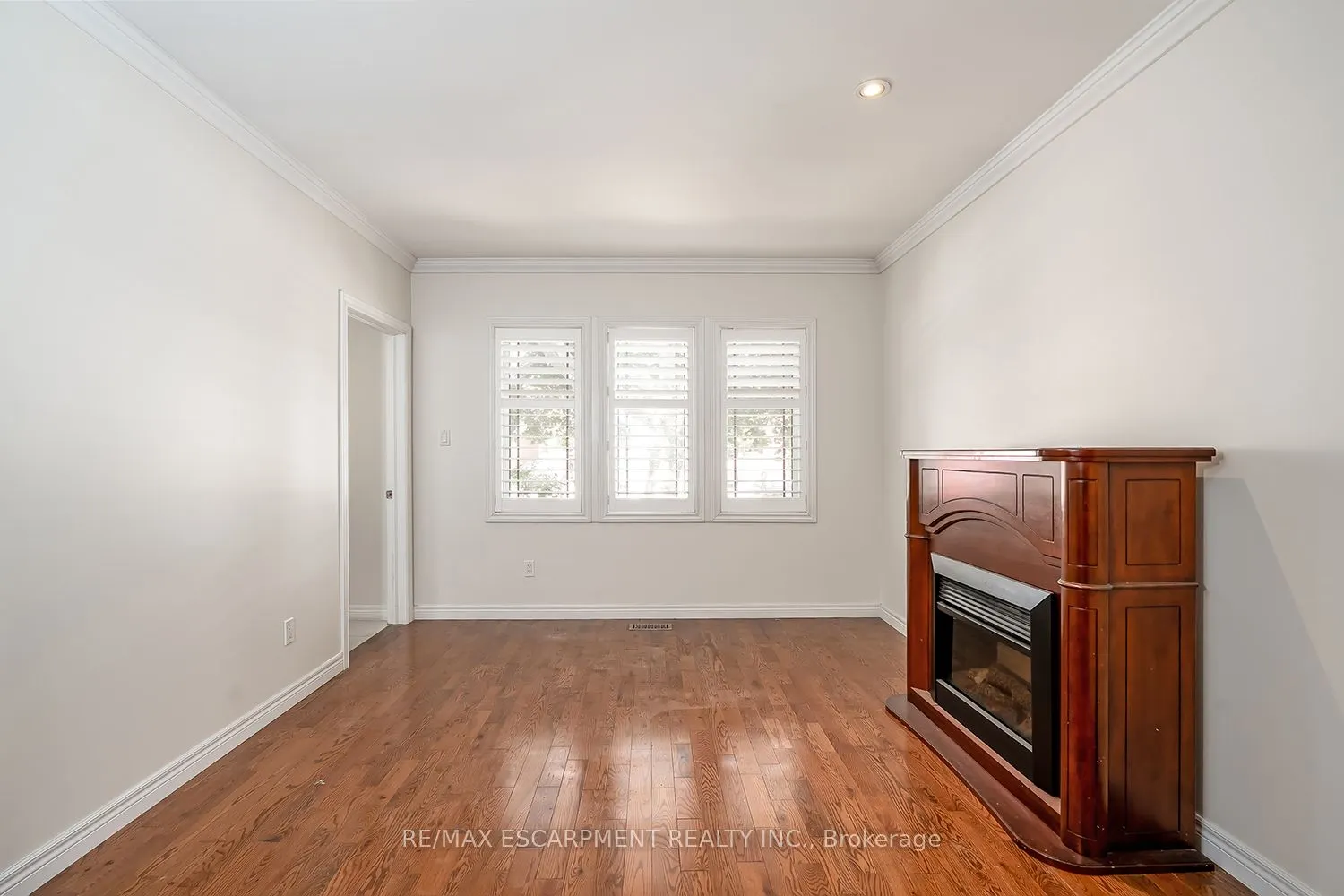 65 Kenilworth Avenue S, #Main