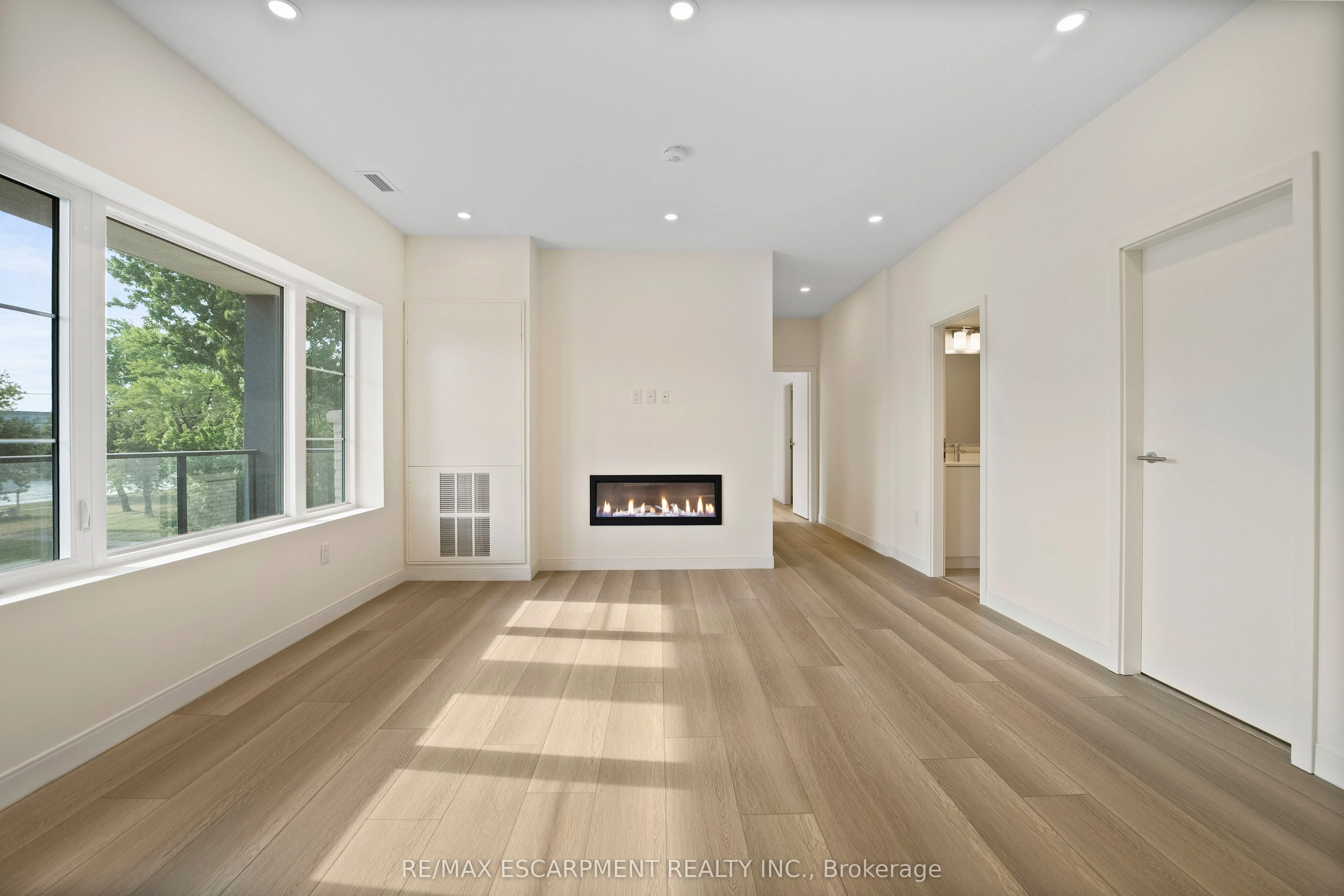 123 Lincoln Street, #309