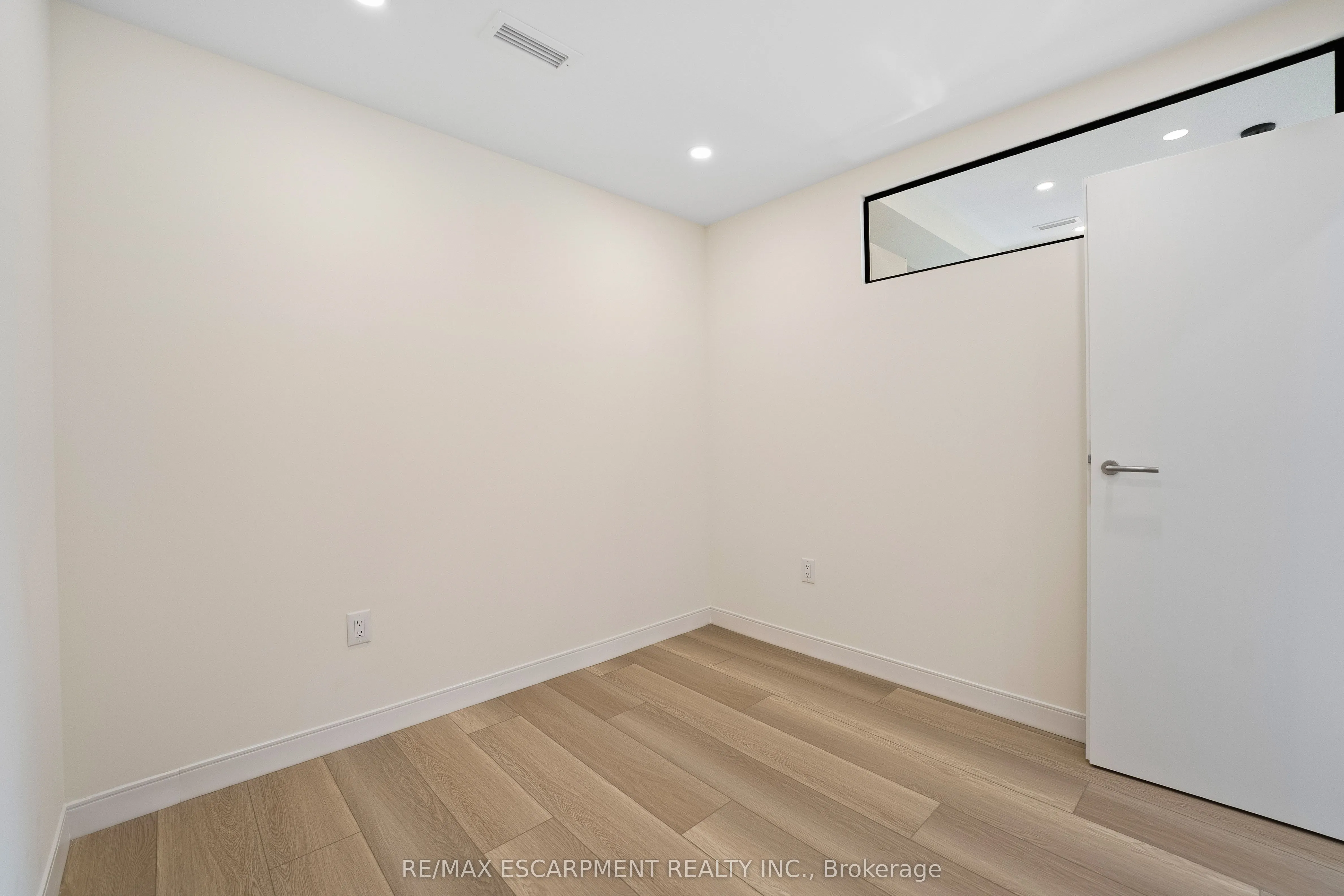 123 Lincoln Street, #309