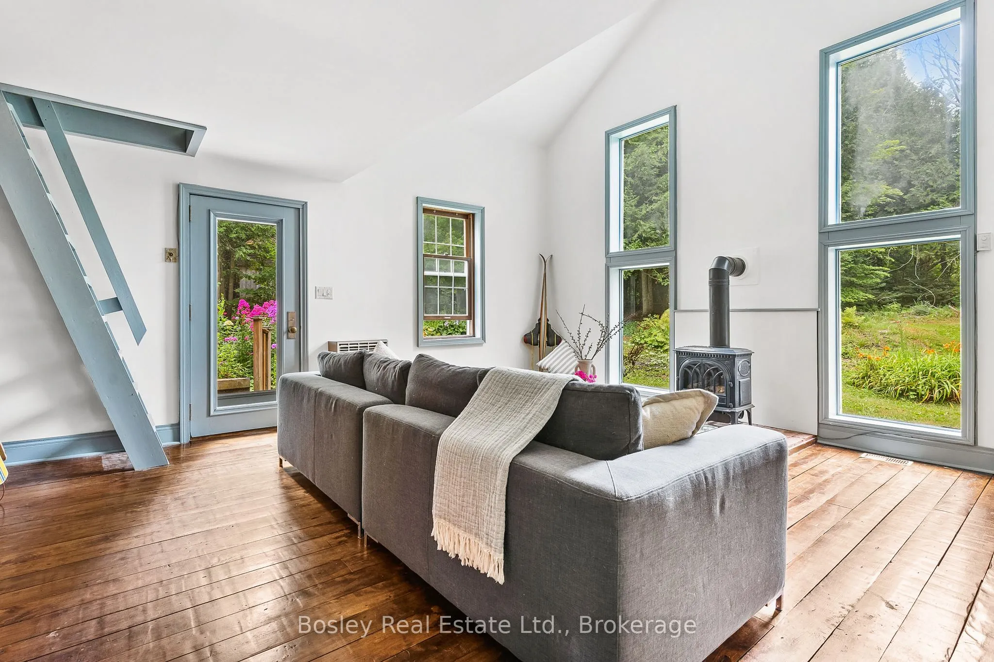 355276 The Blue Mountains Euphrasia Townline