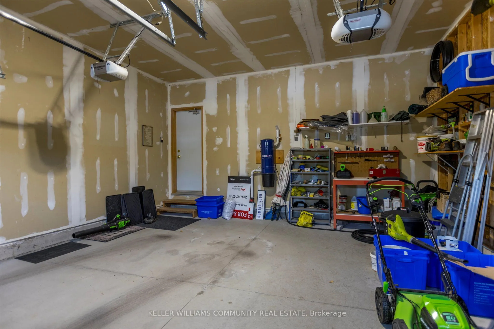 238 Lorne Court