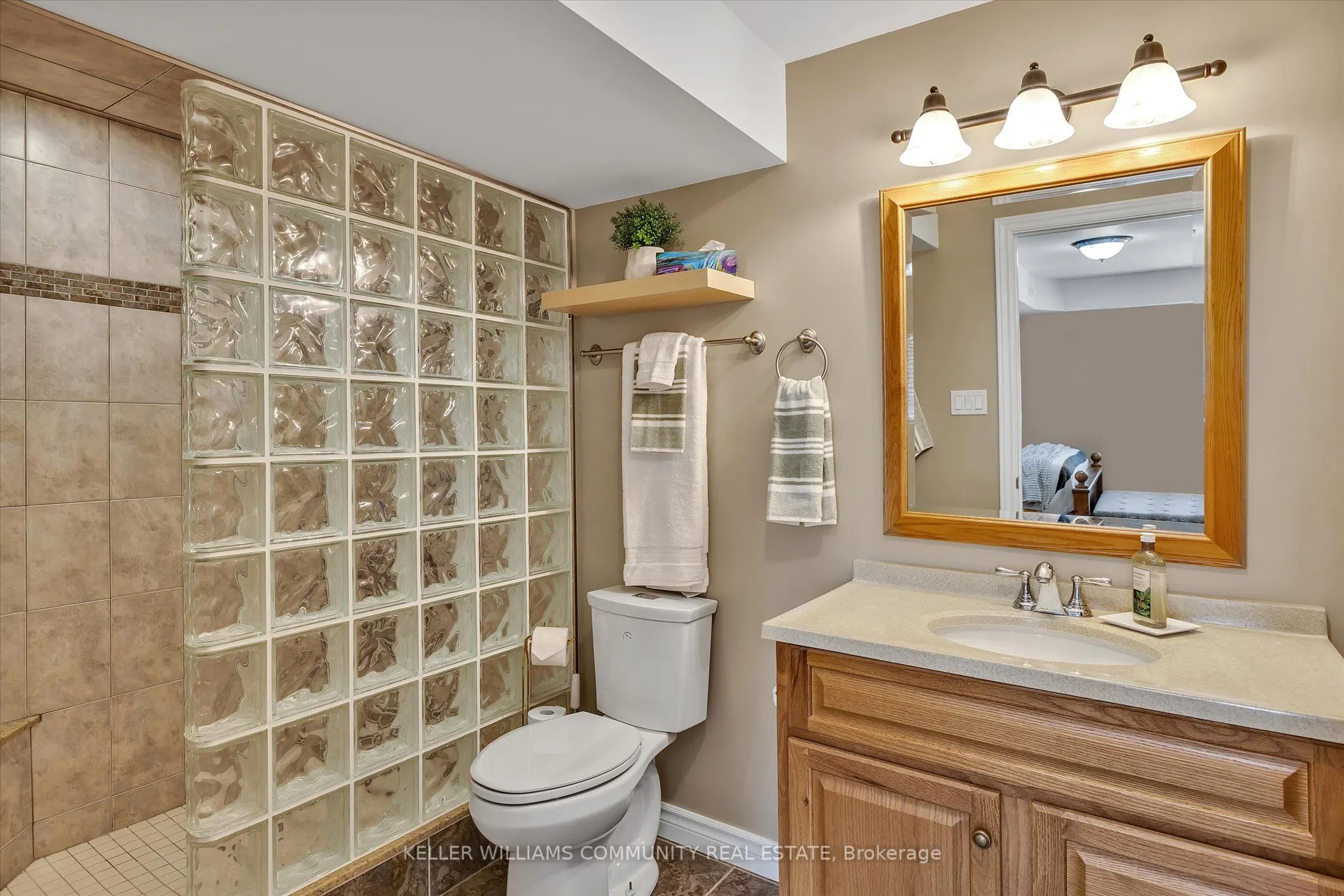 238 Lorne Court