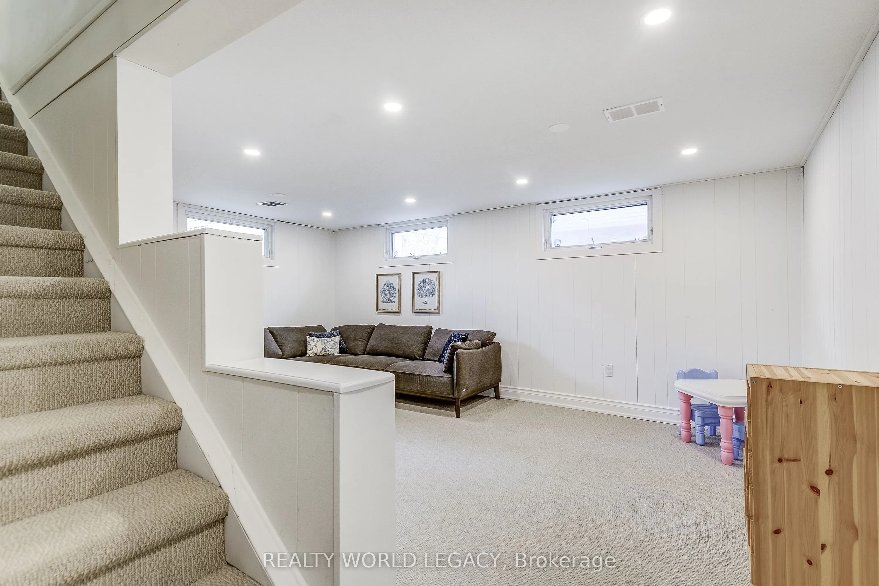 183 Nash Road N