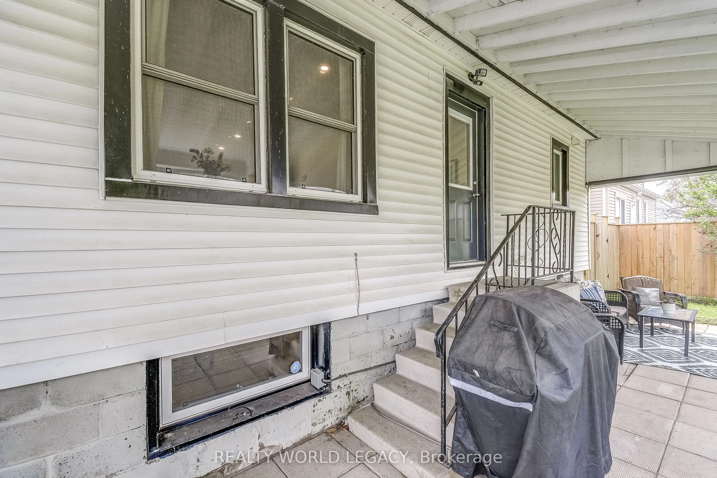 183 Nash Road N