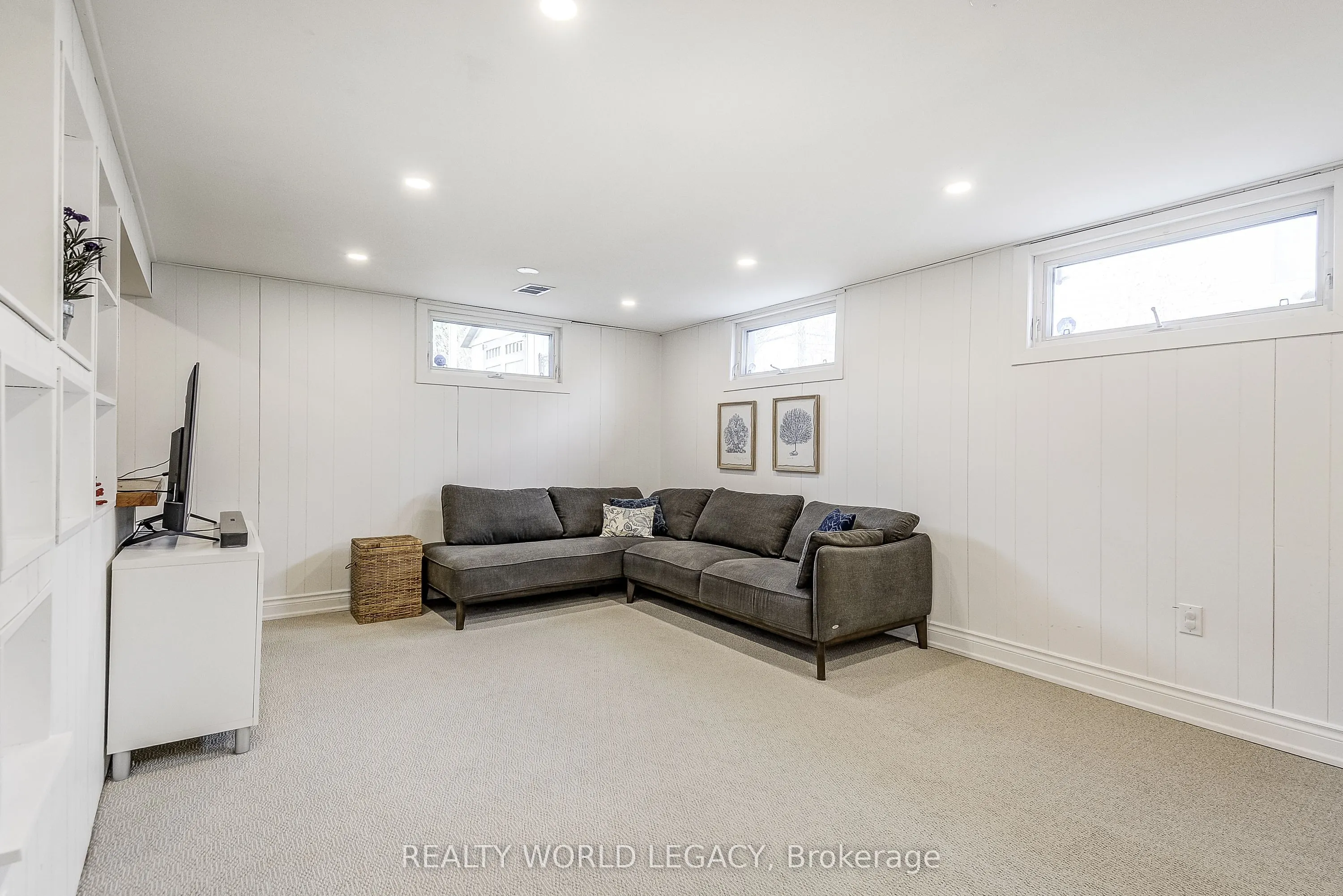 183 Nash Road N