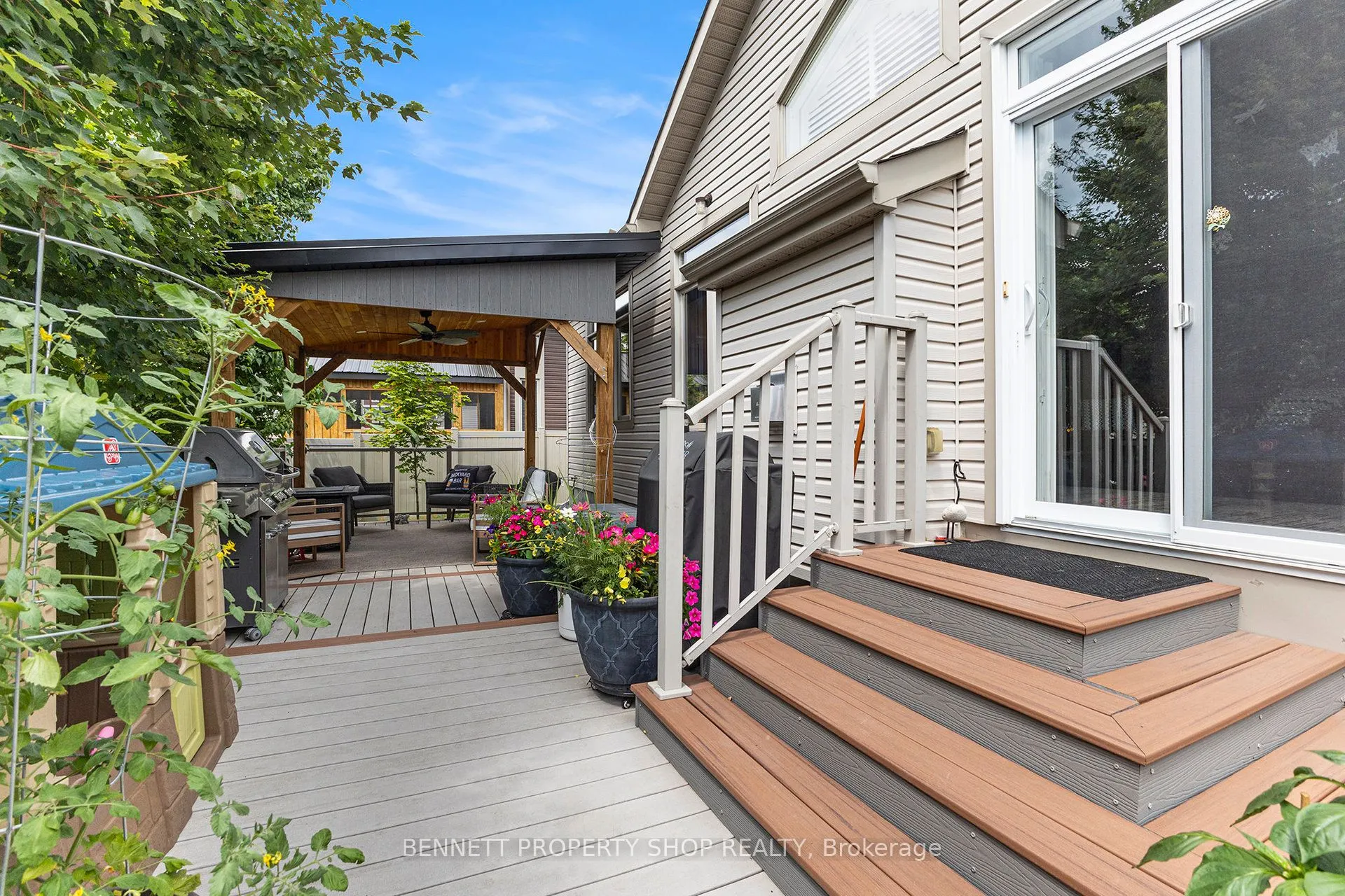 123 Elfin Grove