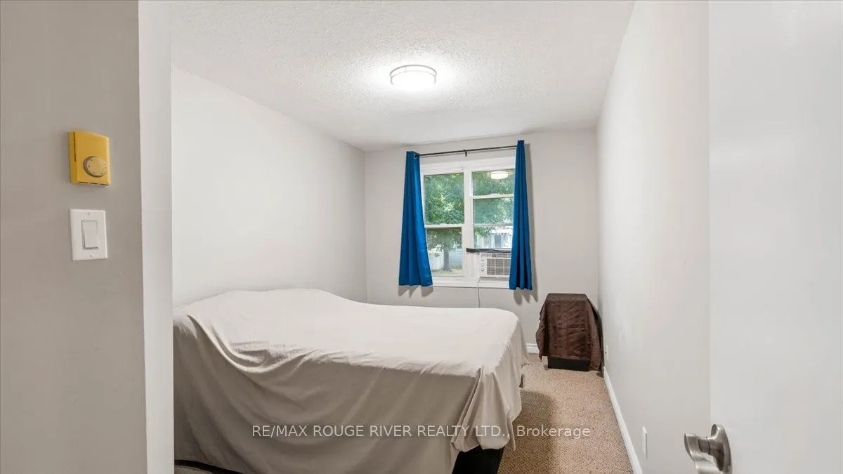 25 College Street E, #205