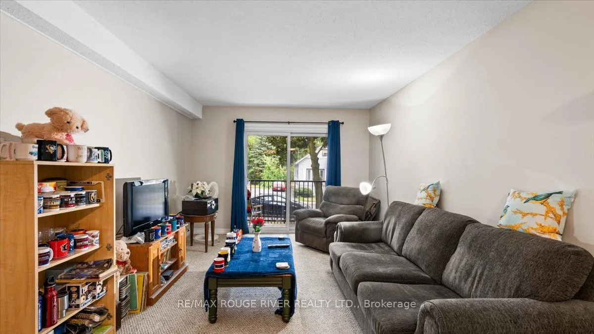 25 College Street E, #205