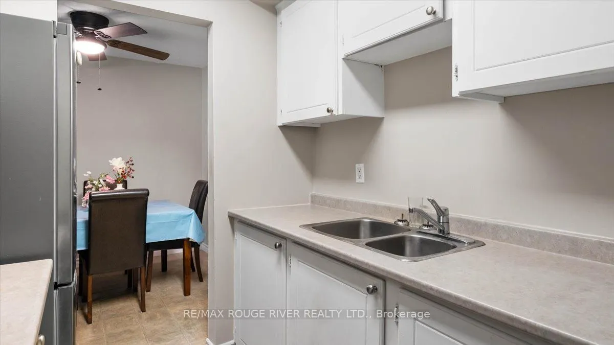25 College Street E, #205
