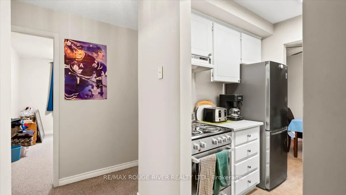 25 College Street E, #205