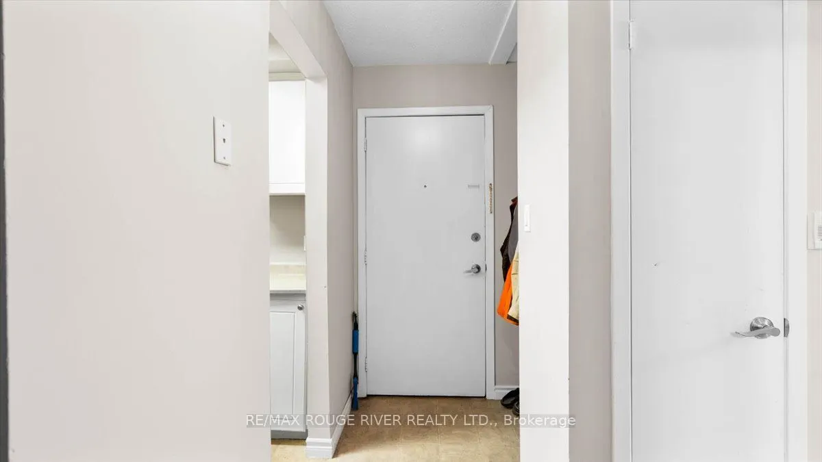 25 College Street E, #205