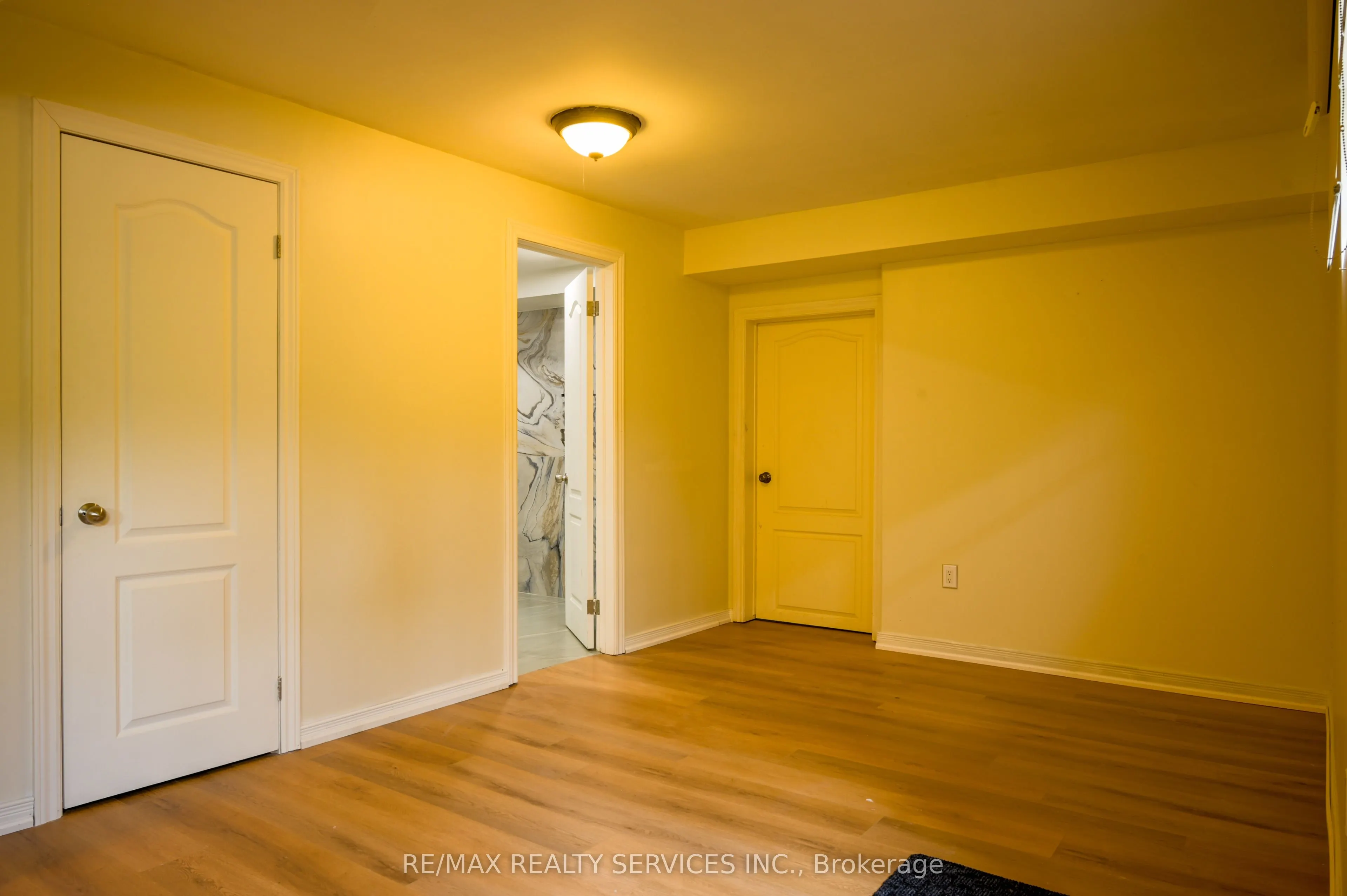 214 & 218 Maple Avenue S