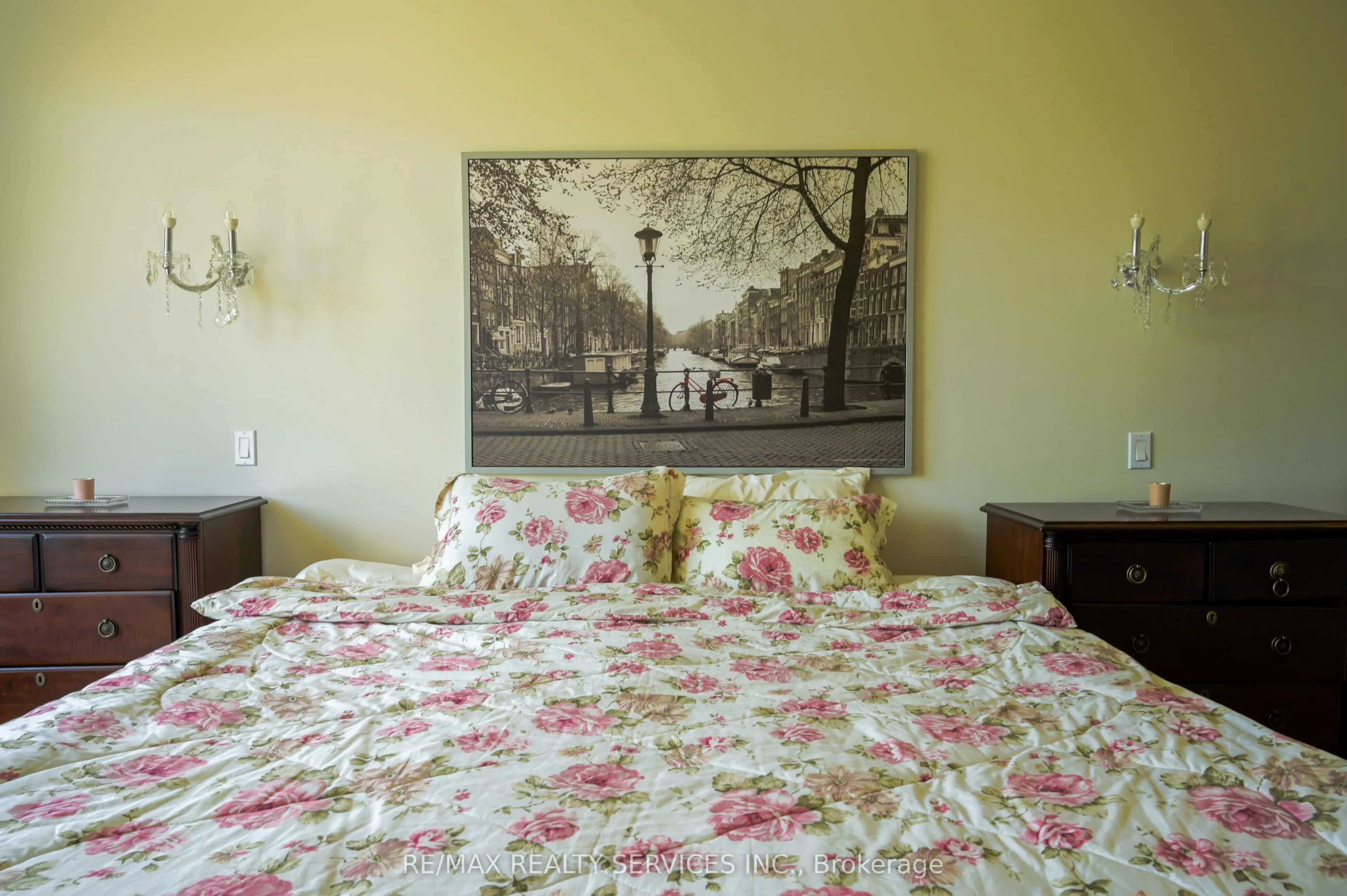 214 & 218 Maple Avenue S