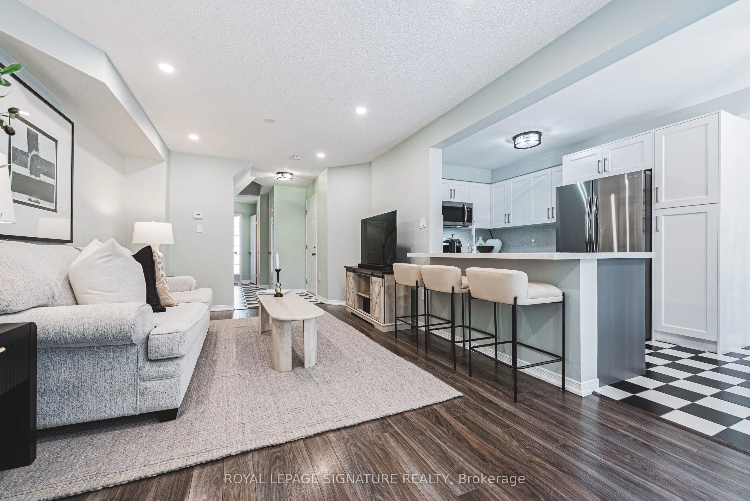819 Upper Paradise Road, #11