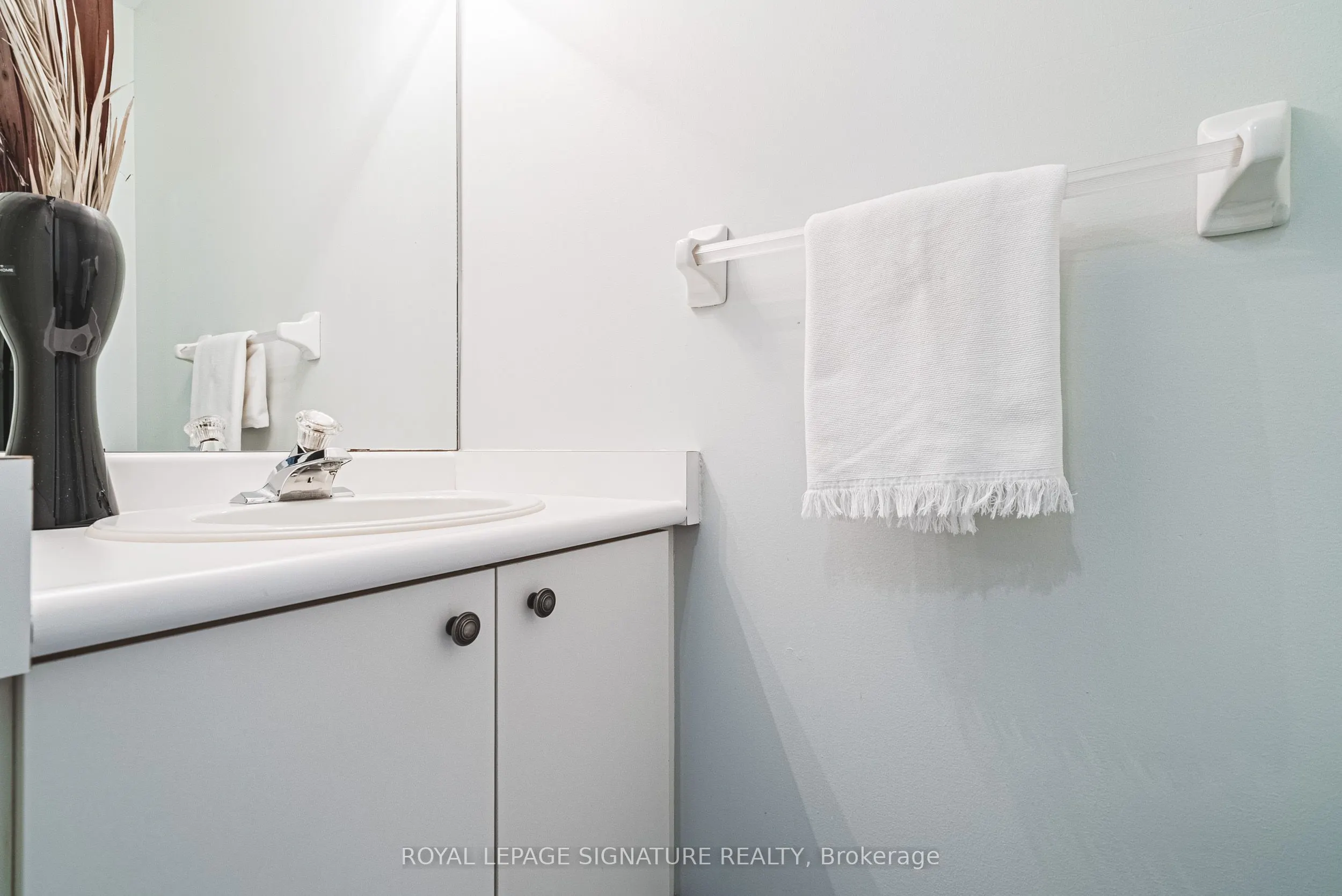 819 Upper Paradise Road, #11