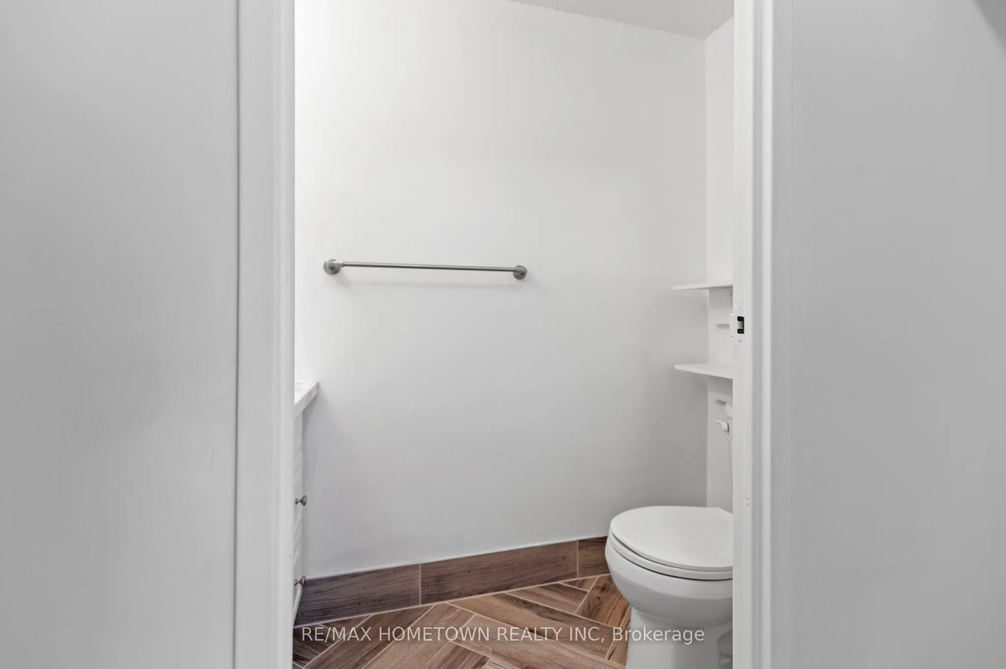 109 King Street E, #304