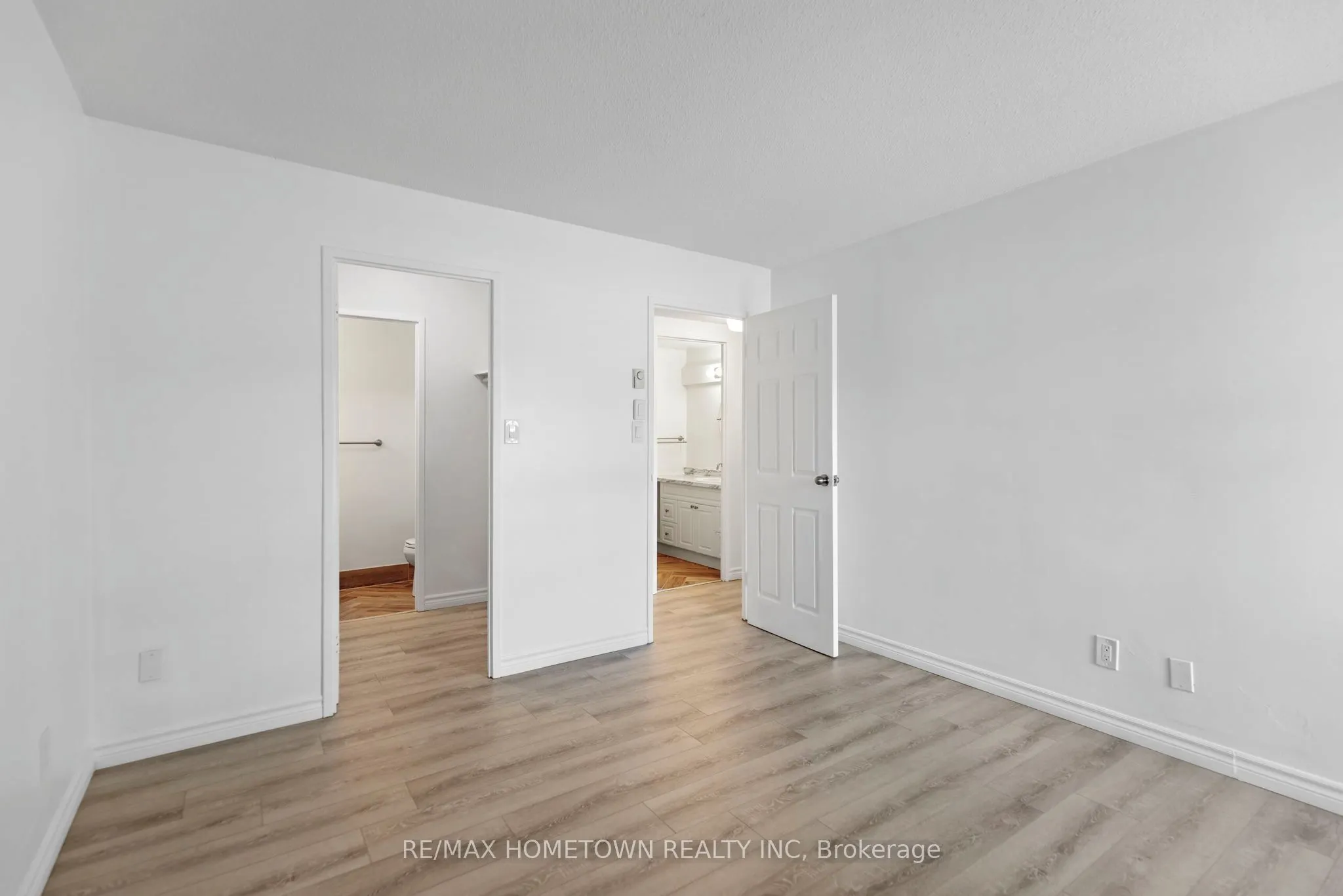 109 King Street E, #304