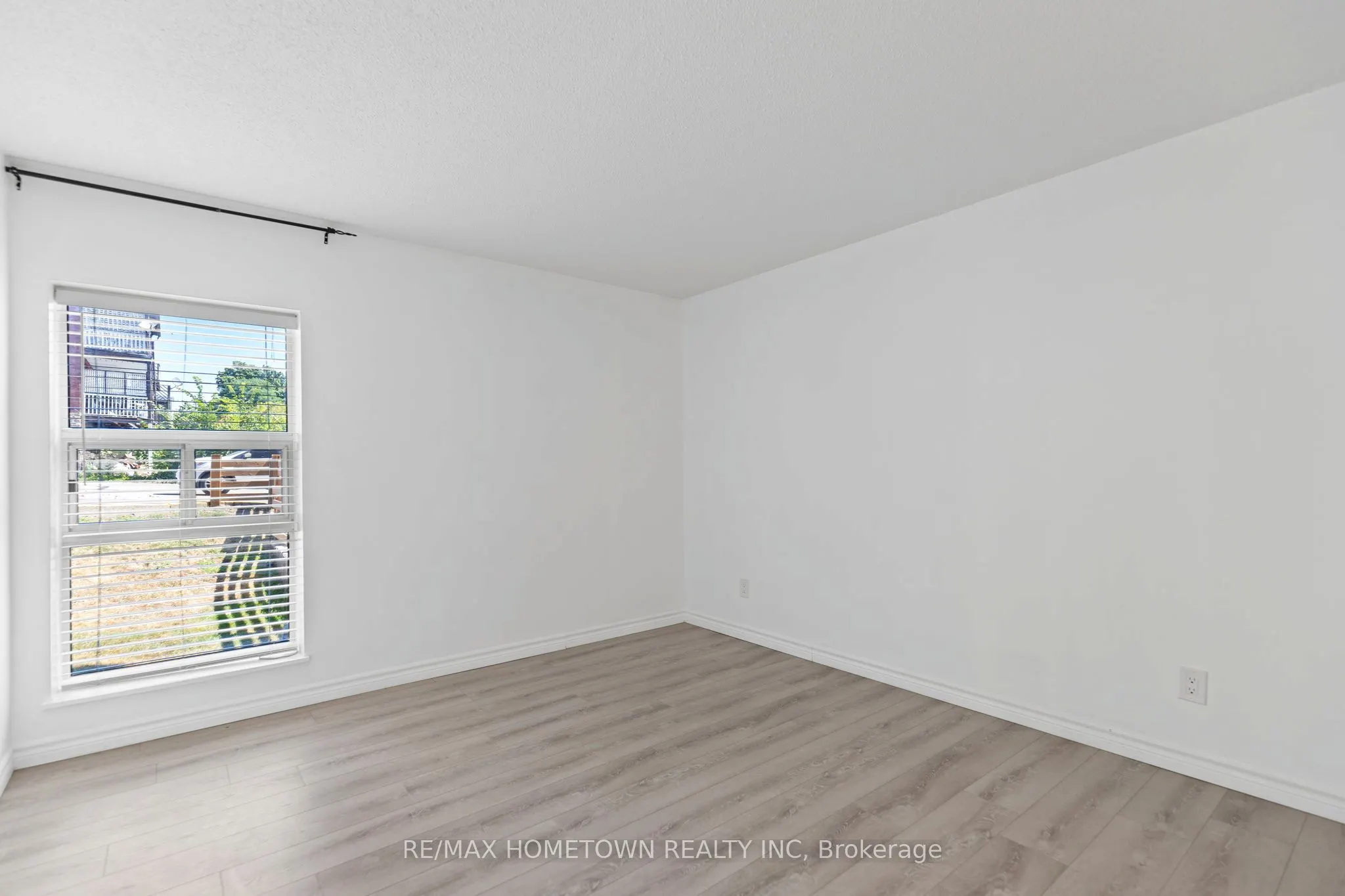 109 King Street E, #304