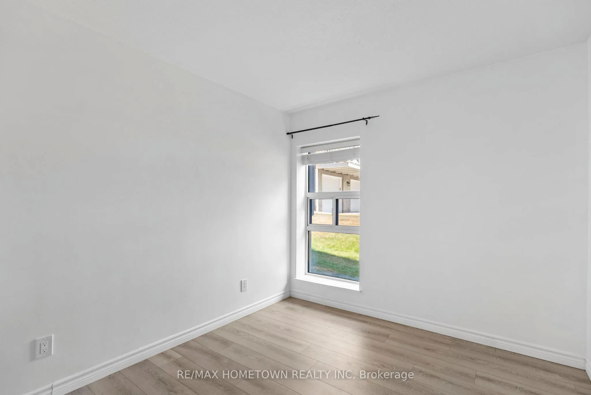 109 King Street E, #304