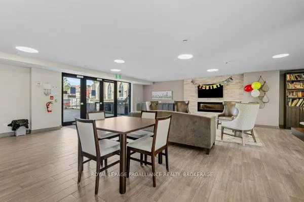 121 Queen Street, #A4