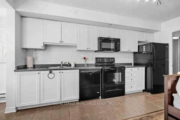 121 Queen Street, #A4