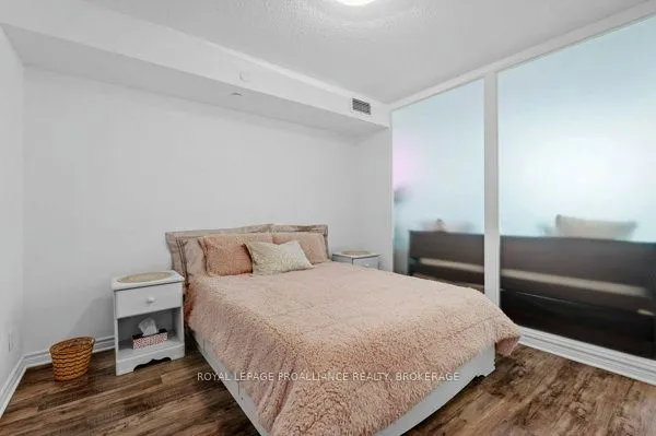 121 Queen Street, #A4