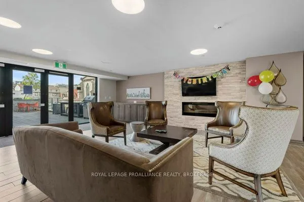 121 Queen Street, #A4
