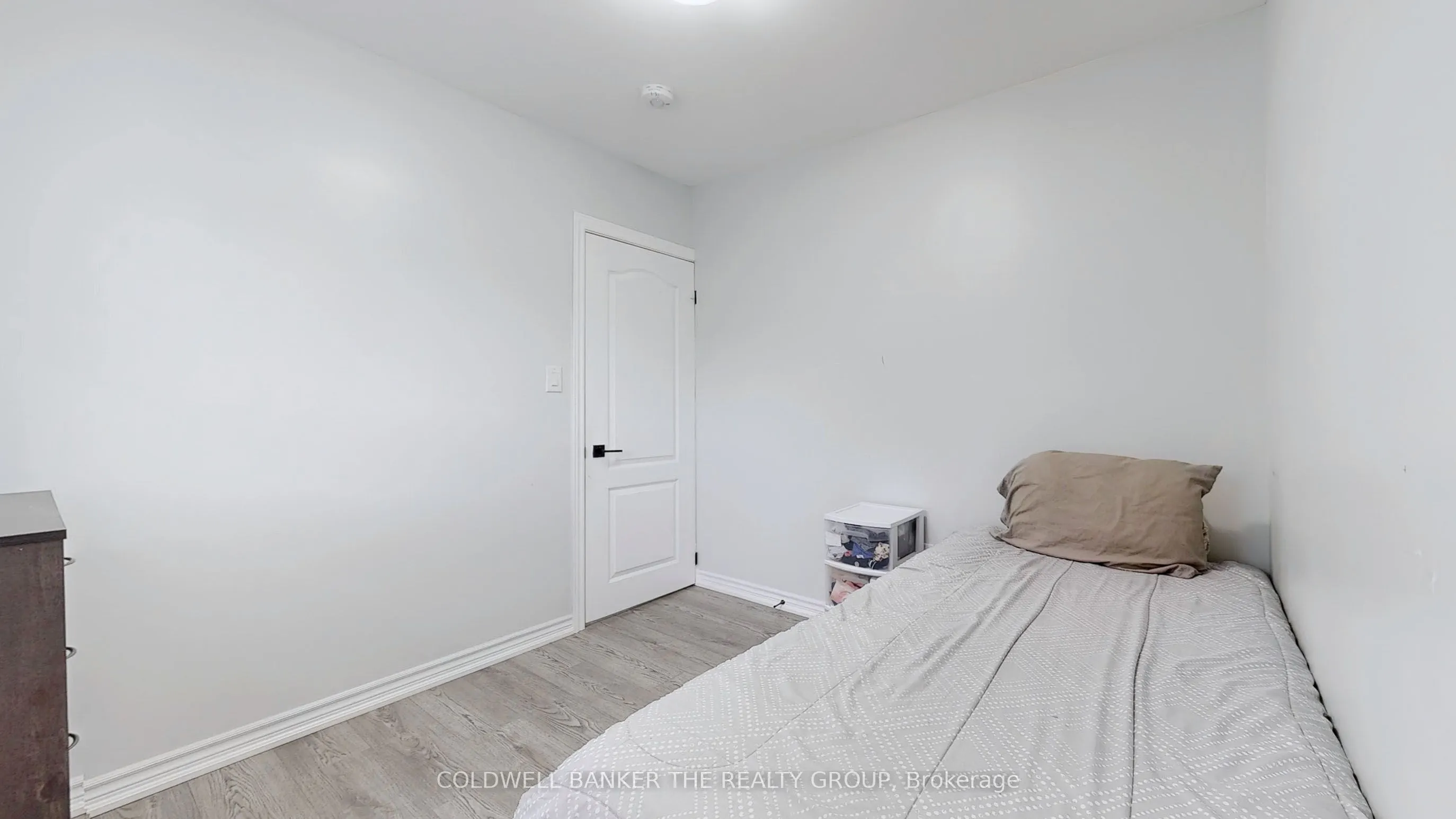 194 Simcoe Street E