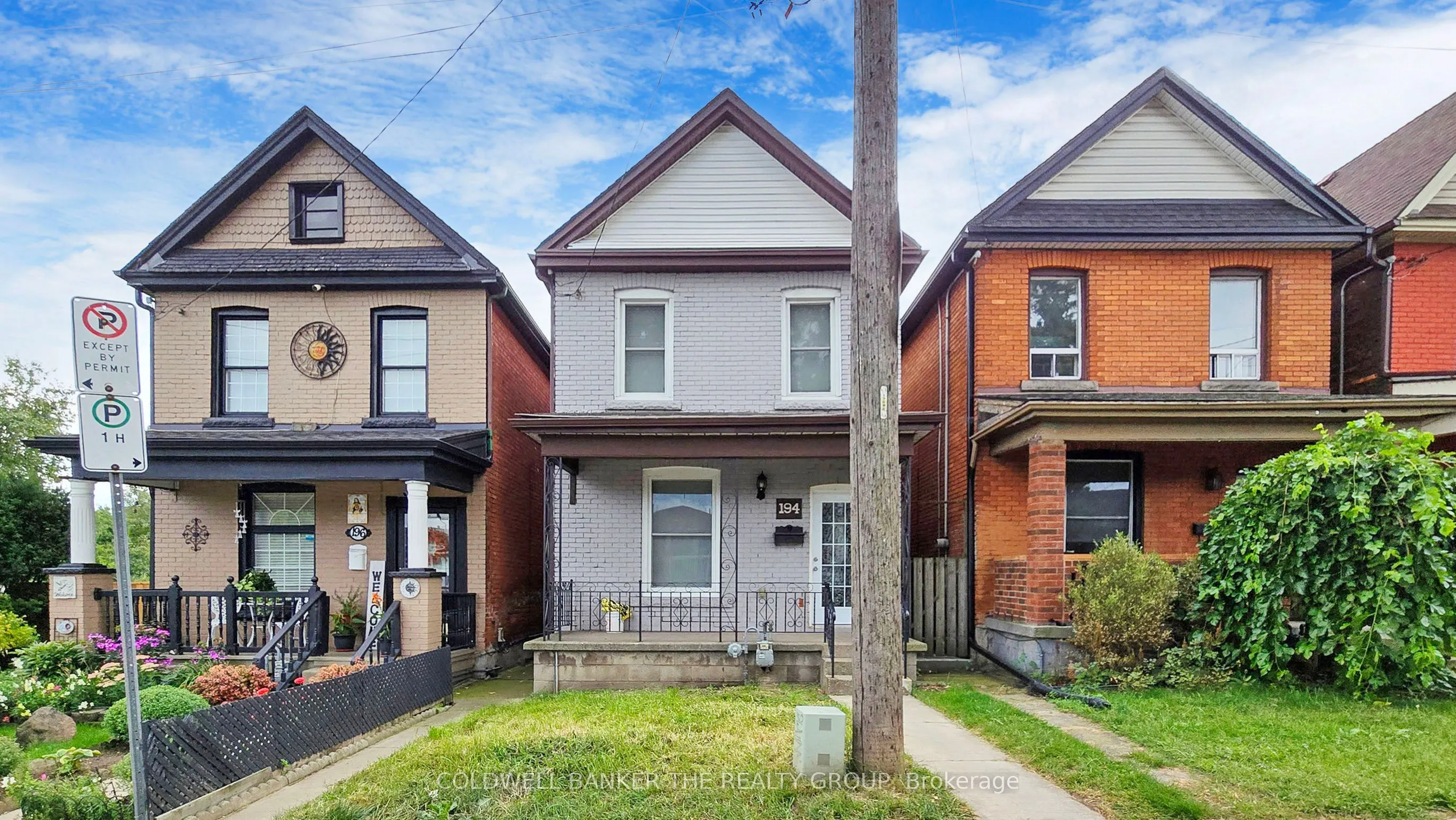 194 Simcoe Street E