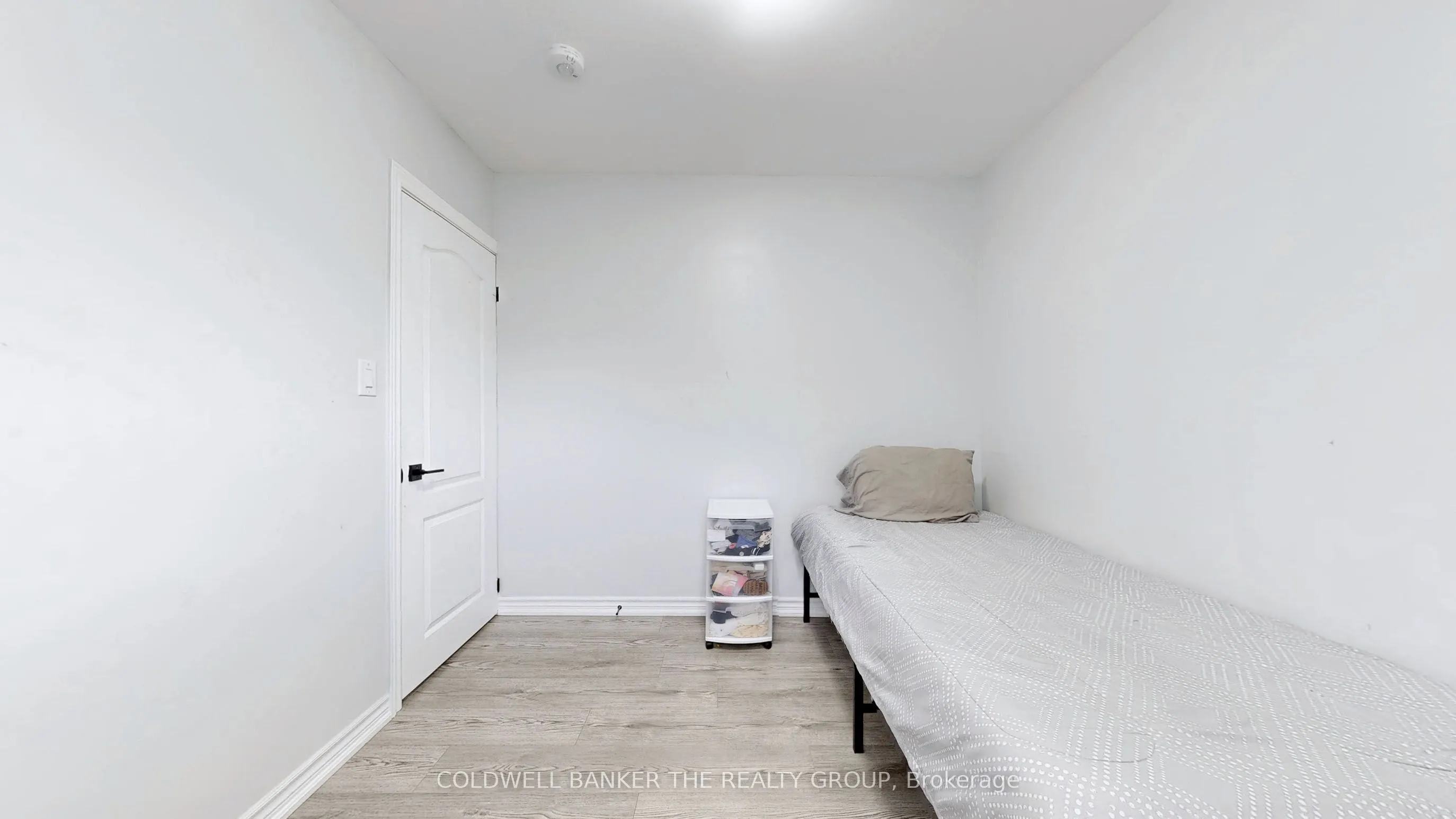 194 Simcoe Street E