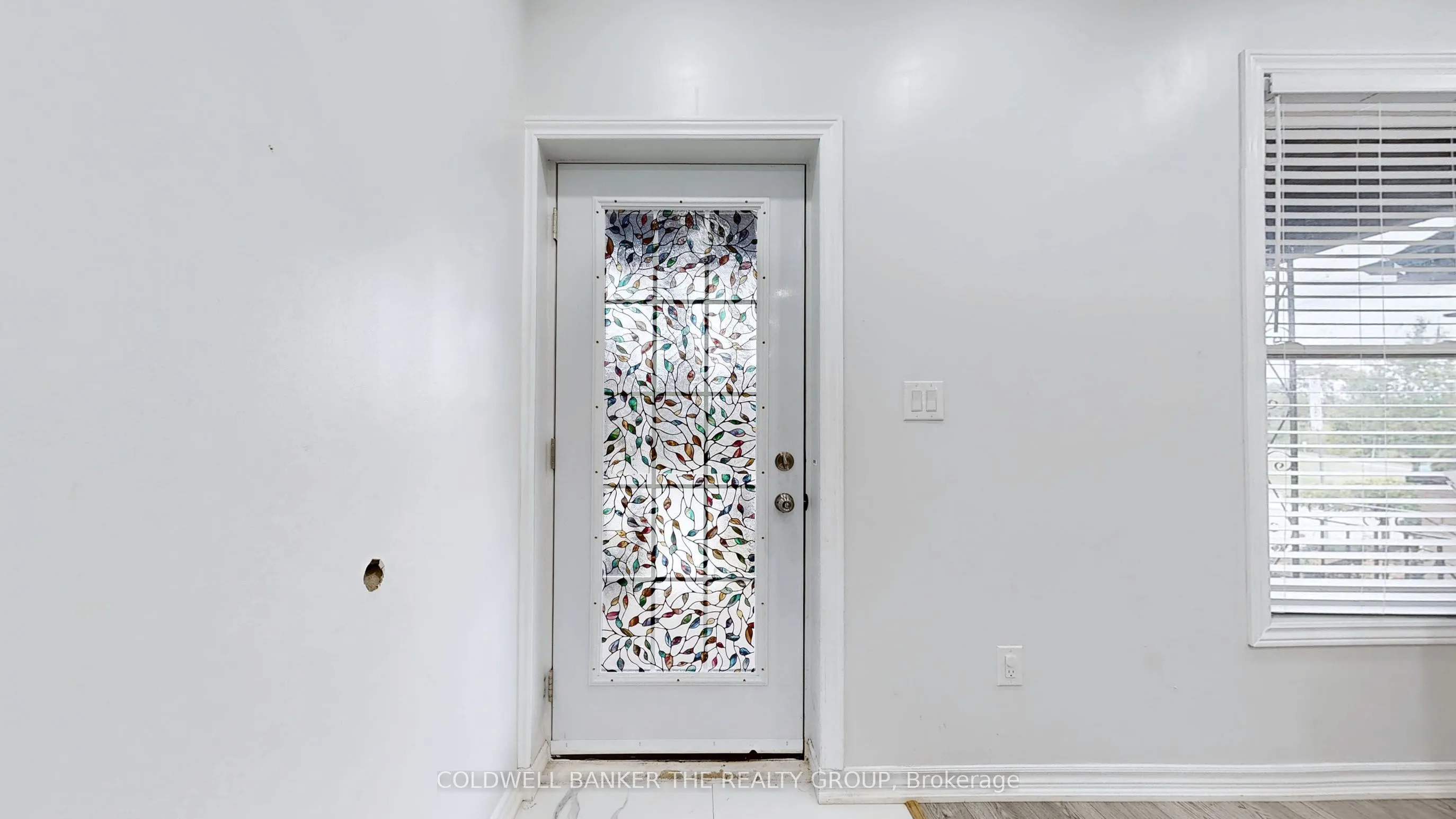 194 Simcoe Street E