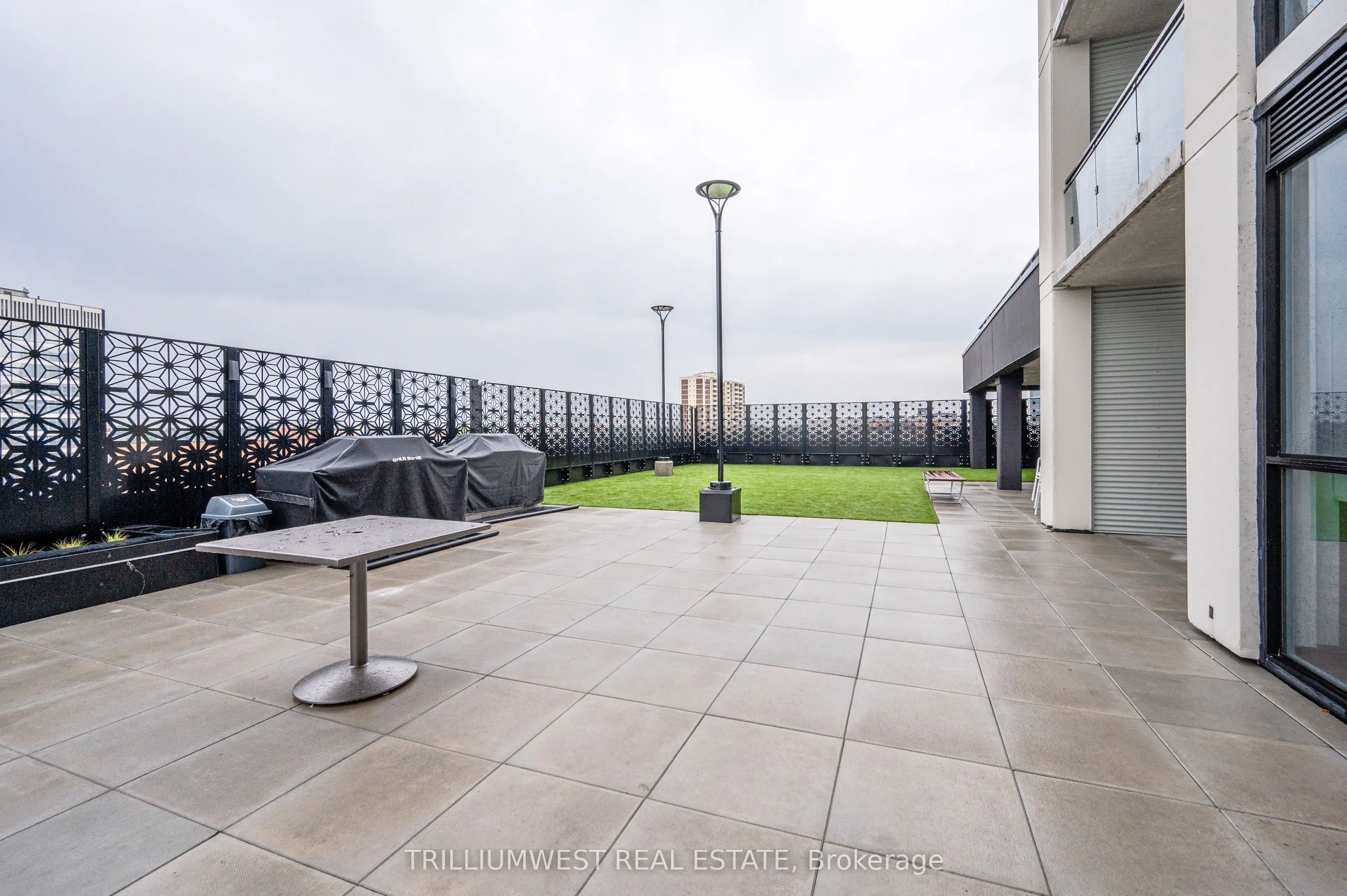 60 Charles Street W, #4