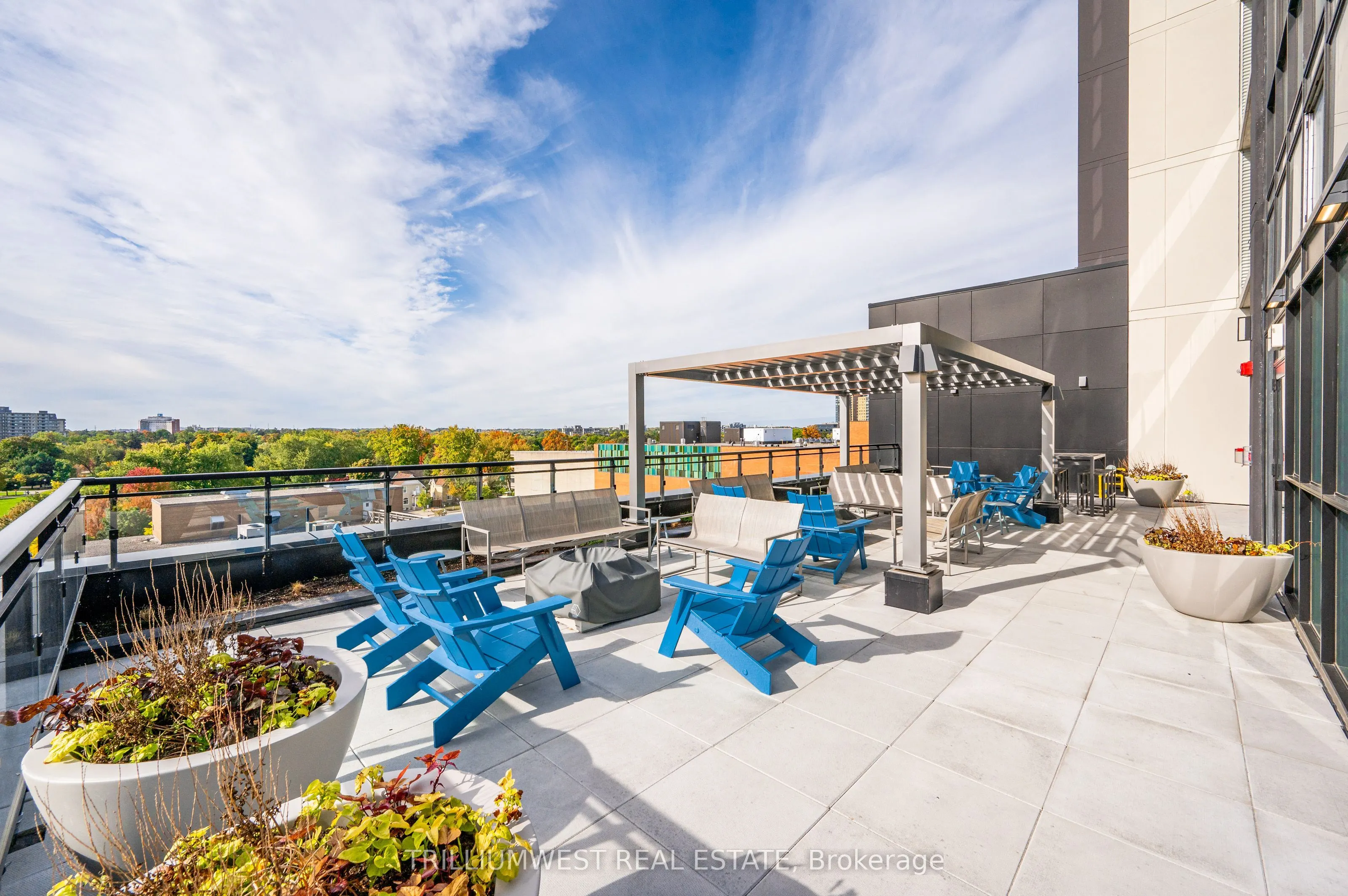 60 Charles Street W, #4