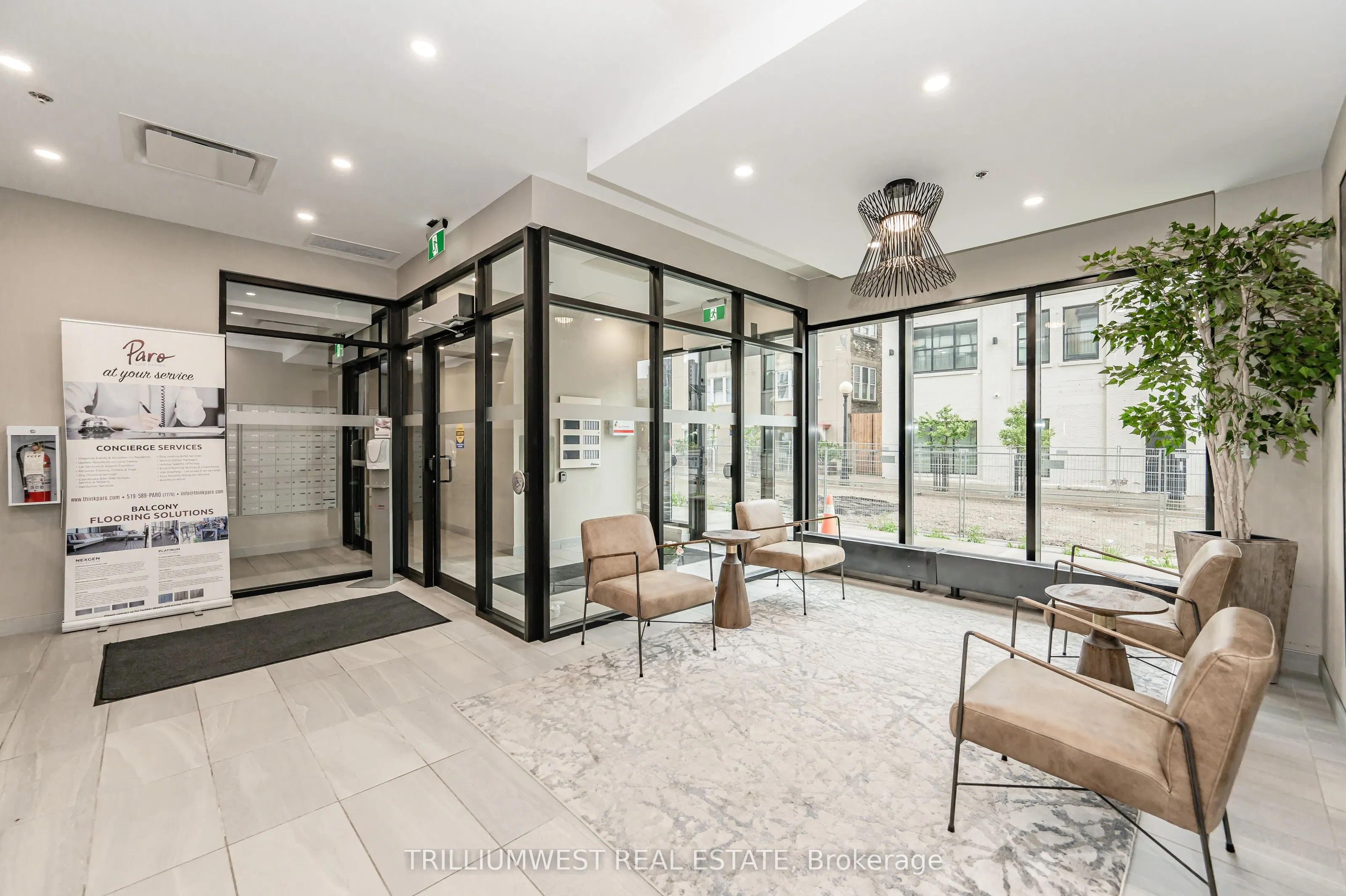 60 Charles Street W, #4