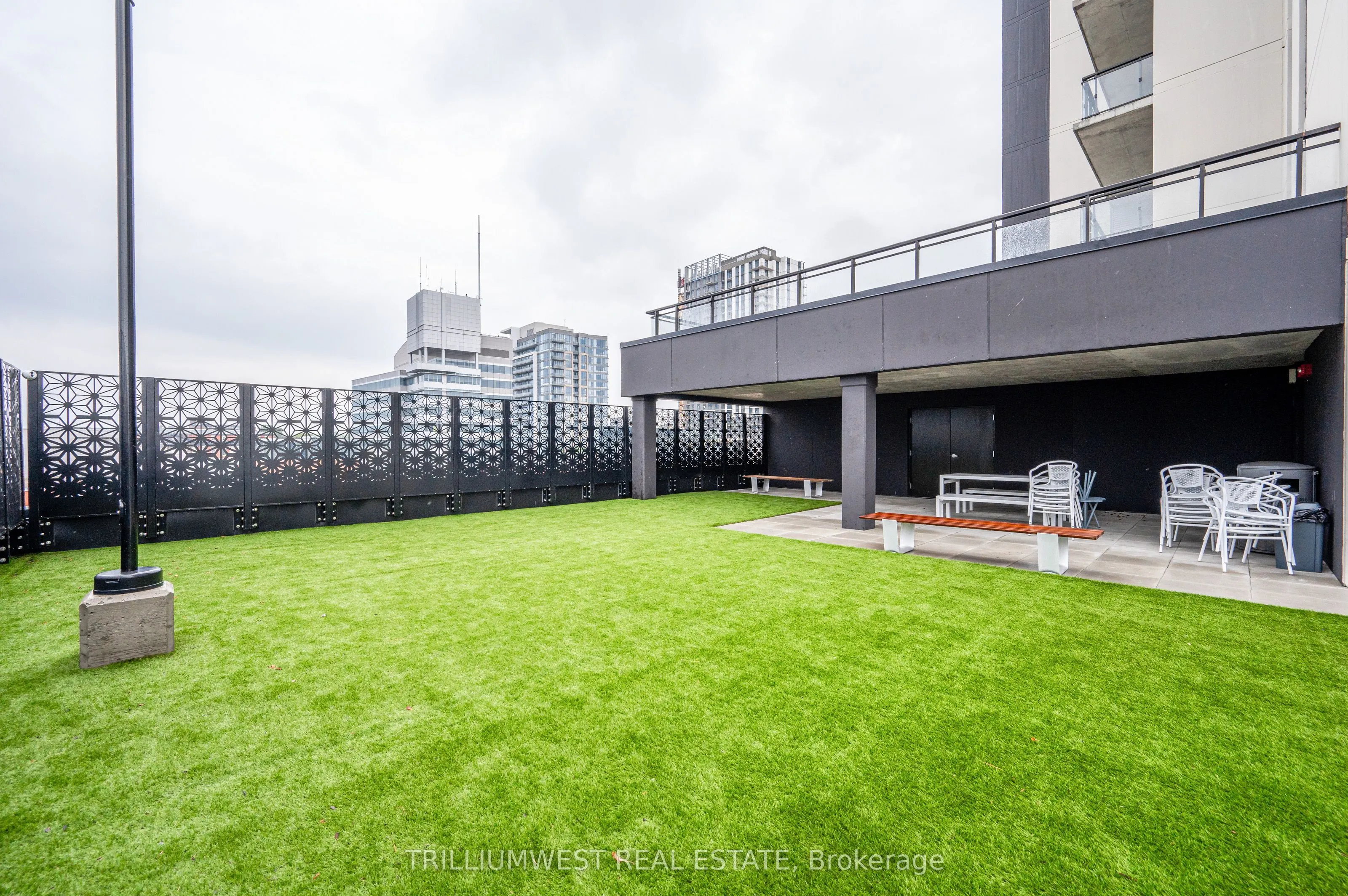60 Charles Street W, #4
