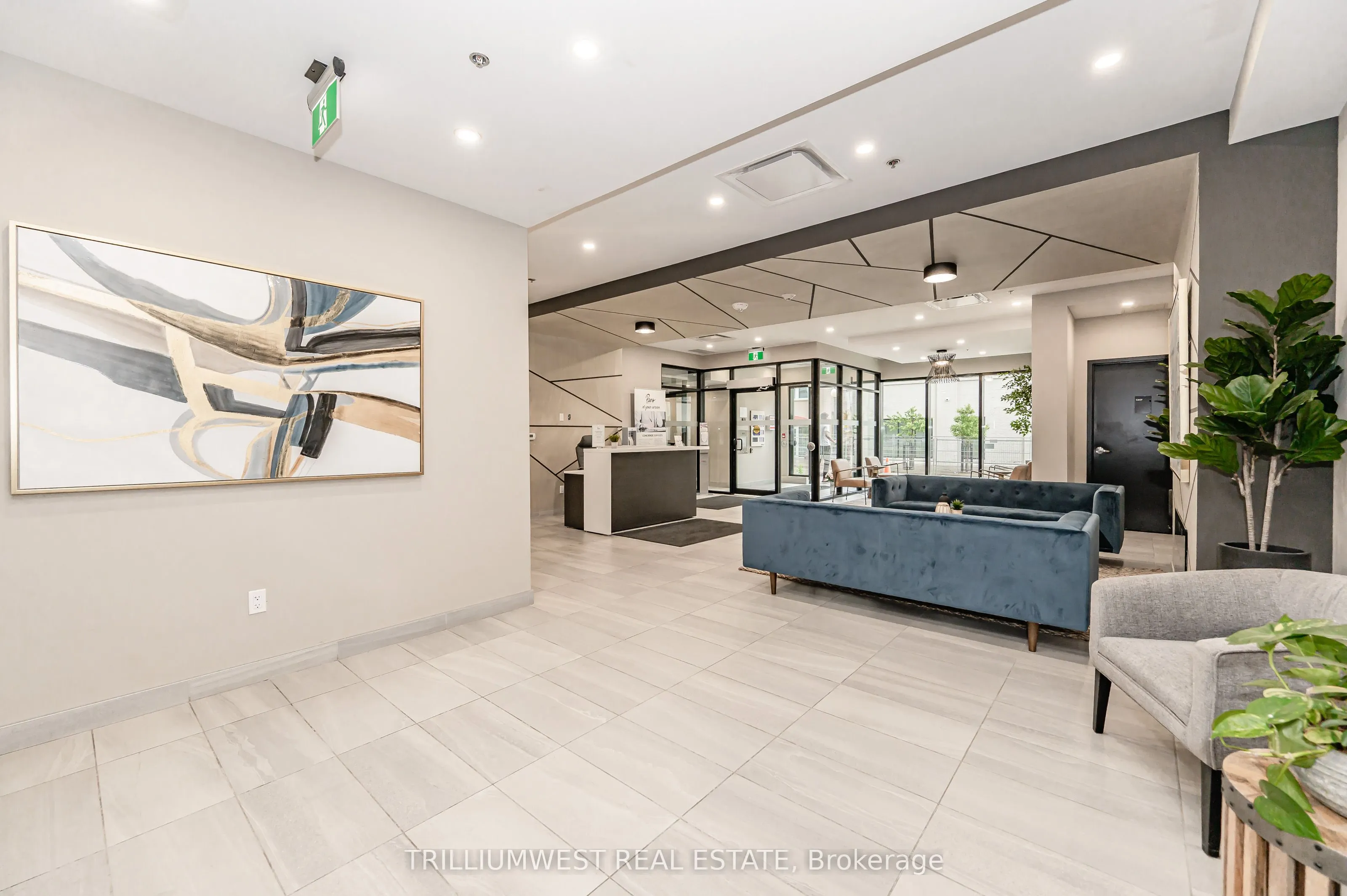 60 Charles Street W, #4