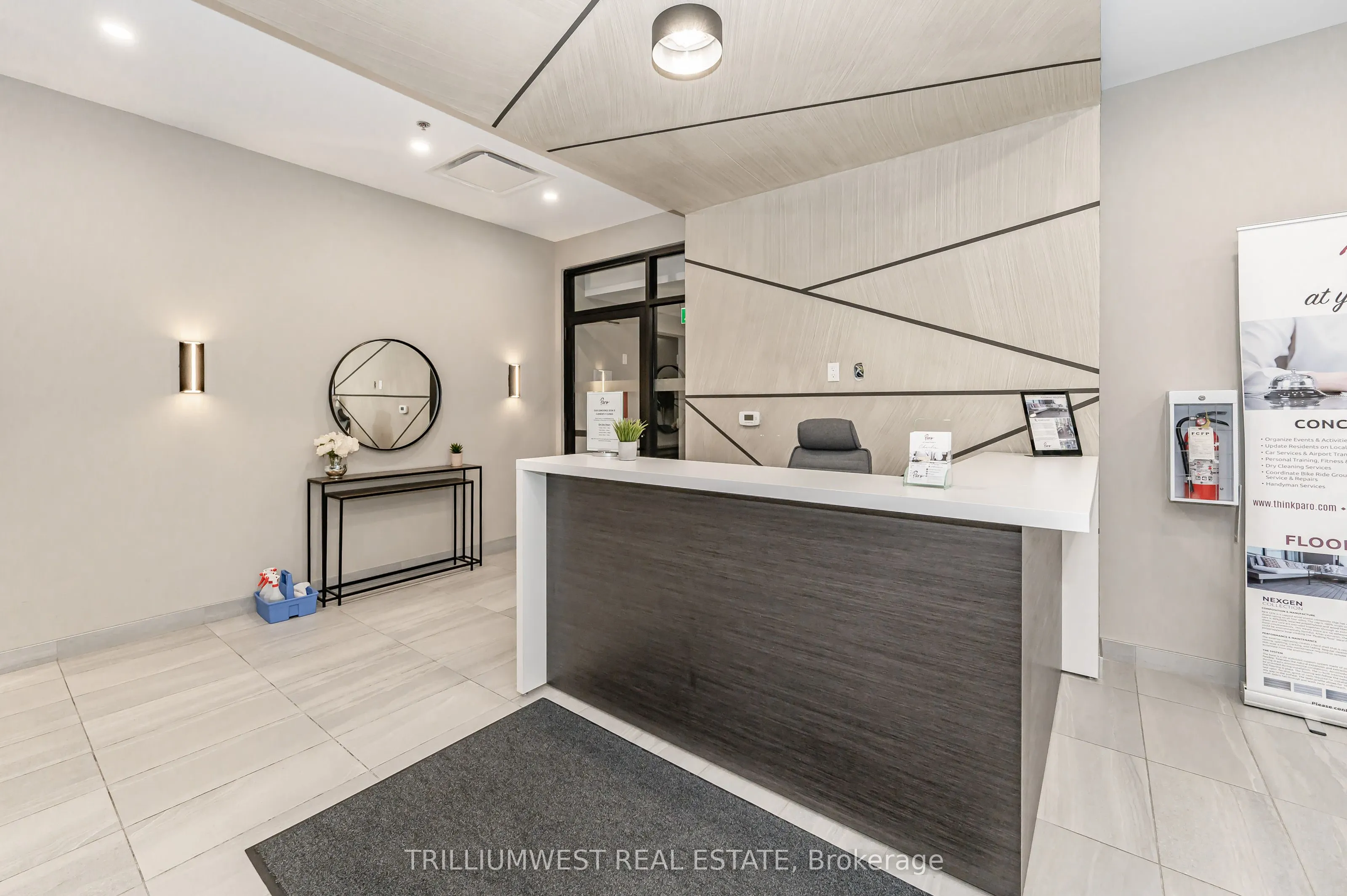 60 Charles Street W, #4