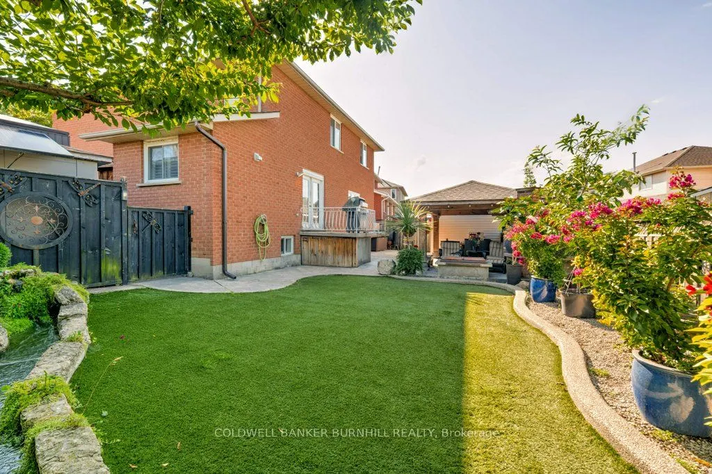 27 Pinewoods Drive