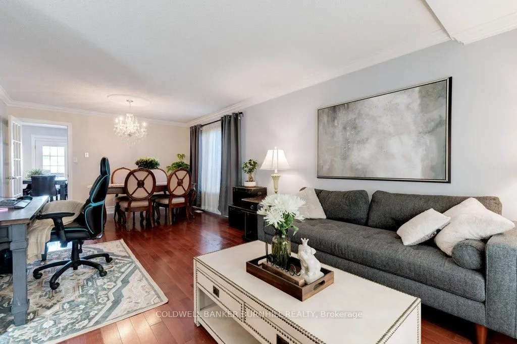 27 Pinewoods Drive