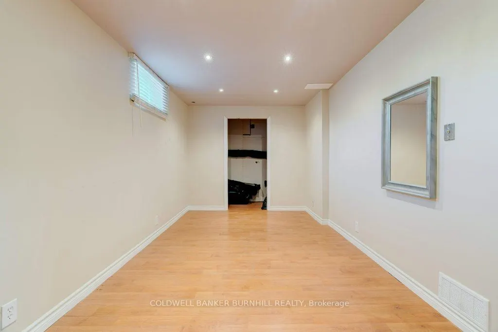 27 Pinewoods Drive