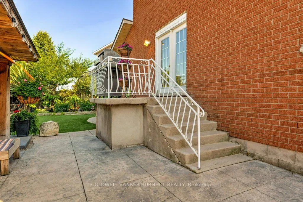 27 Pinewoods Drive