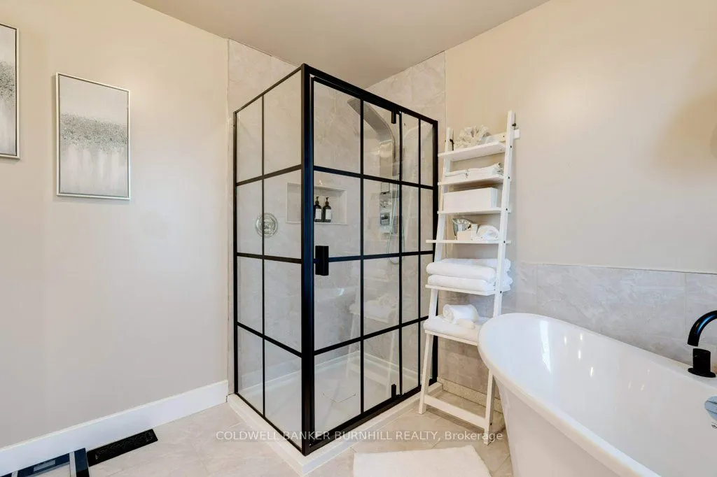27 Pinewoods Drive