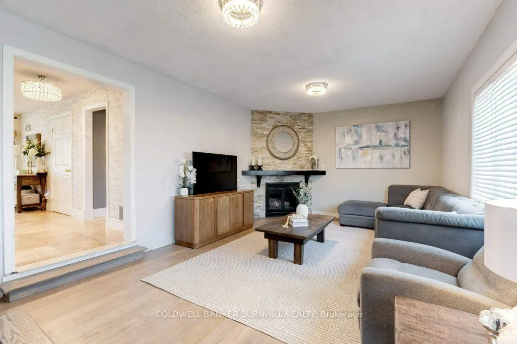 27 Pinewoods Drive