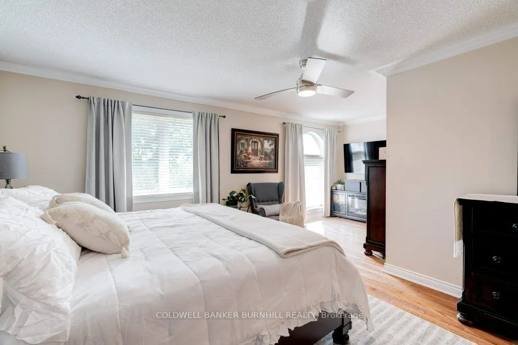 27 Pinewoods Drive