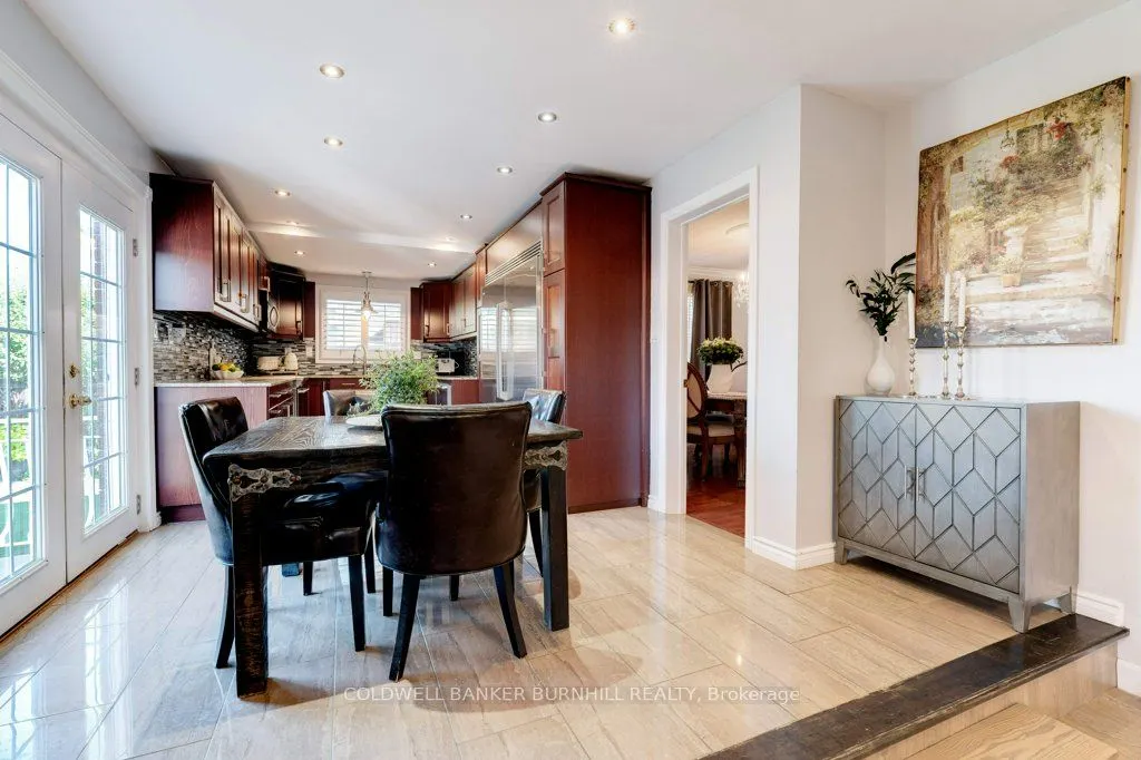 27 Pinewoods Drive