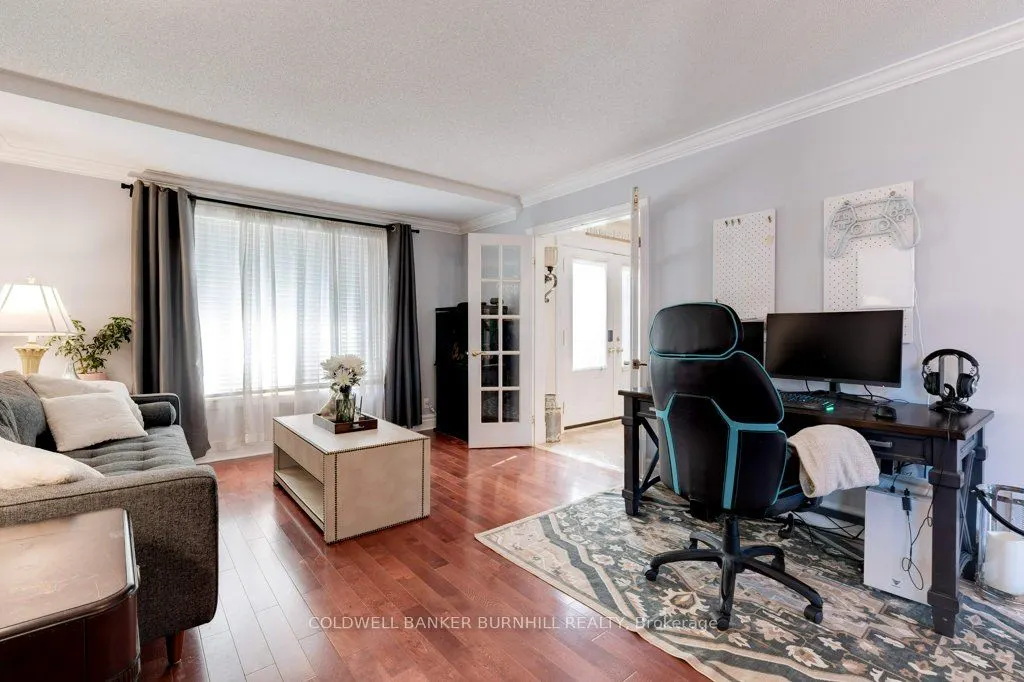 27 Pinewoods Drive