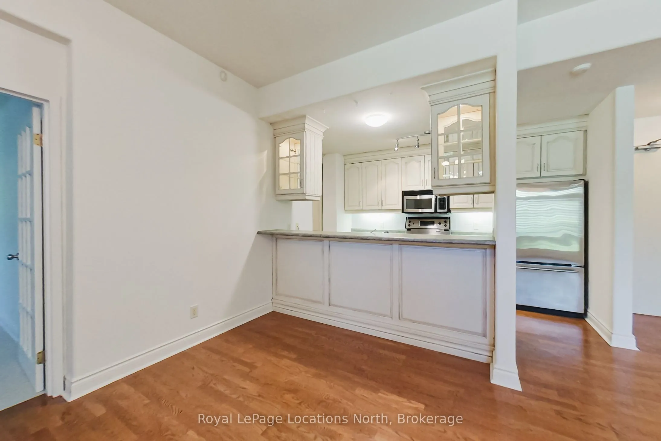 10 Bay Street E, #104