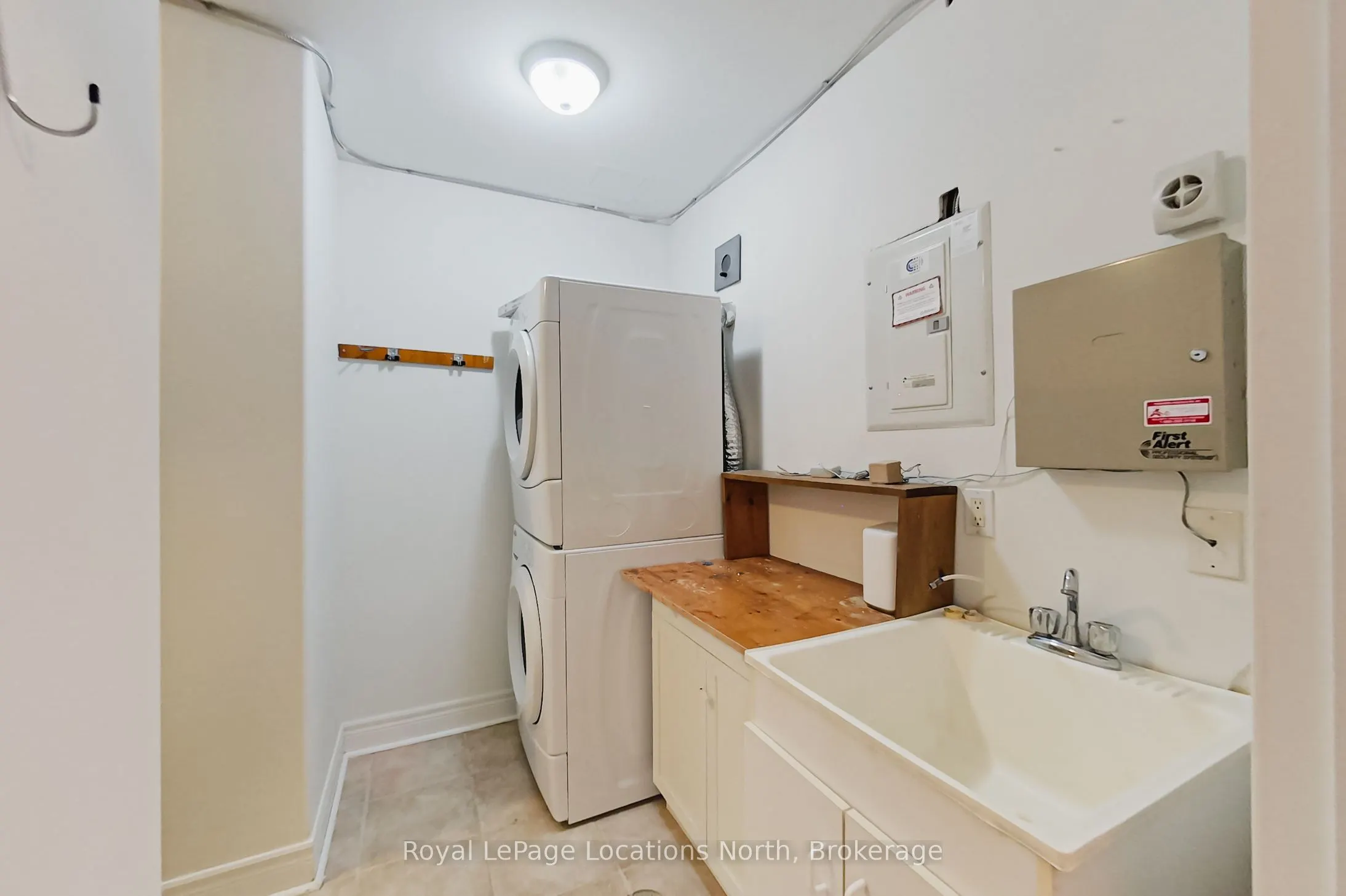 10 Bay Street E, #104
